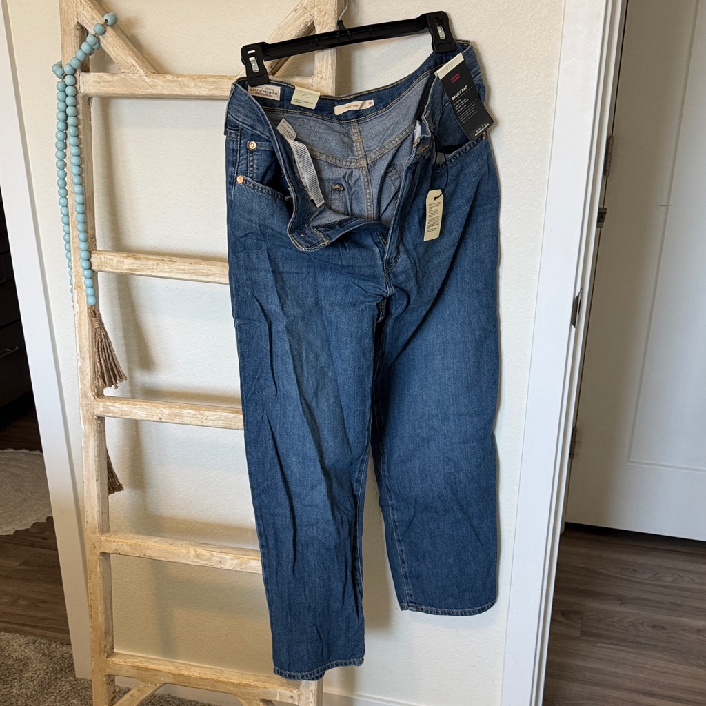 Levi's Women's Relaxed Blue Jeans- Baggy Dad